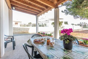 Outdoor dining - Villa Tilde - Salento Reservation (Torre Suda)