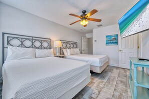 5 bedrooms, iron/ironing board, WiFi (free), bed sheets - 5 bed Home W/ Private Pool on Siesta Key! (Siesta Key)