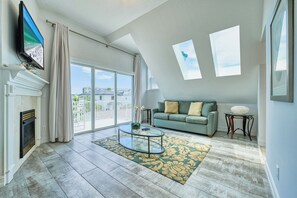 TV - 5 bed Home W/ Private Pool on Siesta Key! (Siesta Key)
