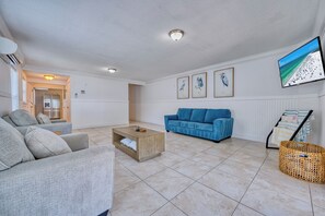 TV - 5 bed Home W/ Private Pool on Siesta Key! (Siesta Key)