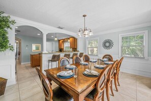 Dining - 5 bed Home W/ Private Pool on Siesta Key! (Siesta Key)