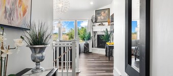 Private Pickleball Court, Hot tub, Pool table, Firepit, BBQ grill, Sleeps 14