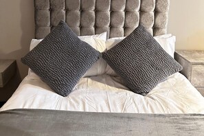 Apartment | 2 Schlafzimmer, Bügeleisen/Bügelbrett, kostenloses WLAN, Bettwäsche