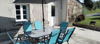 Quiet little house in the countryside, newly restored, 15 minutes from the beach.