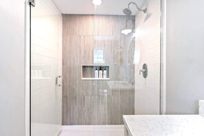 House, Multiple Beds, Patio, Garden View (Beachwood Getaway) | Bathroom | Shower, hair dryer, towels - Beachwood Getaway Sleeps 10! (Wells)