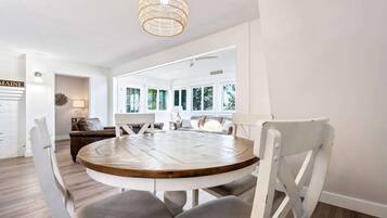 House, Multiple Beds, Patio, Garden View (Beachwood Getaway) | Dining