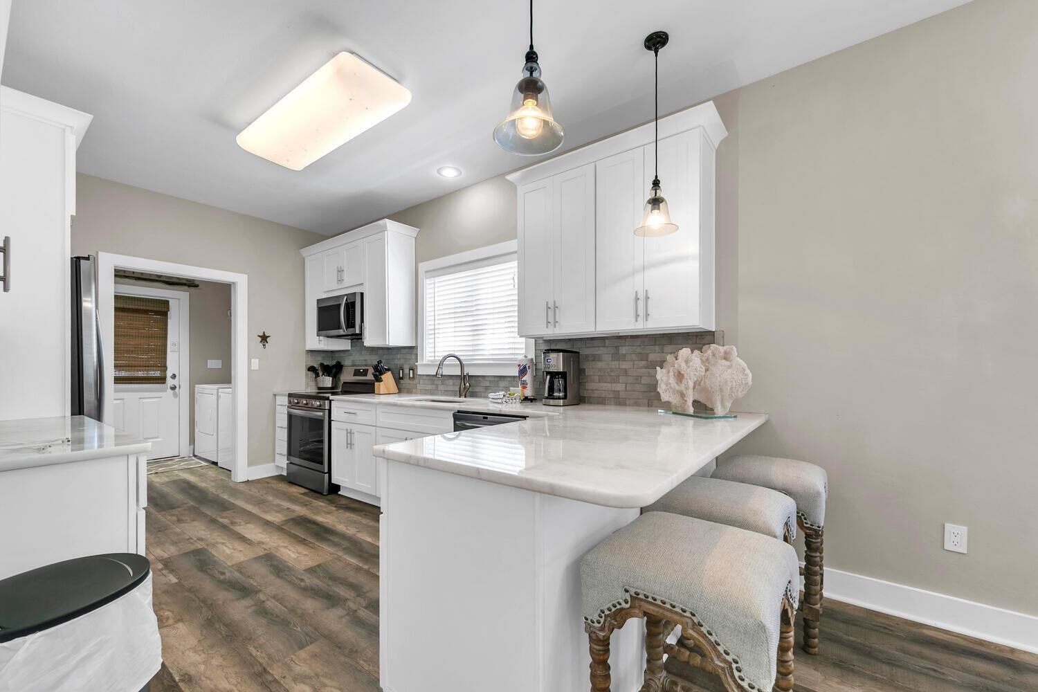 House, Multiple Beds (Under the Oaks Cottage in Blue Mounta) | Private kitchen | Oven