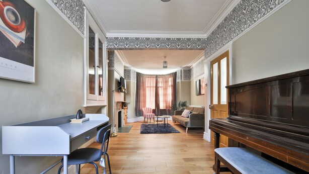 Unclassified image, 1 of 34, button - Elegantly Designed House with Piano (Cardiff)
