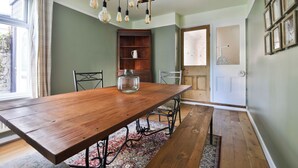 Unclassified image, 3 of 34, button - Elegantly Designed House with Piano (Cardiff)