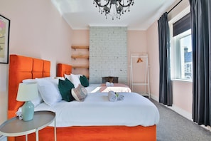 Comfort House, 3 Bedrooms, Kitchen | 3 bedrooms, desk, laptop workspace, iron/ironing board - Elegantly Designed House with Piano (Cardiff)