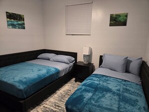 2 Schlafzimmer, Reisekinderbett, WLAN, Bettwäsche