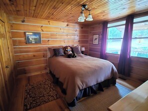 3 habitaciones, tabla de planchar con plancha y cuna de viaje 