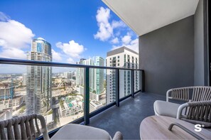 Balcony - Upscale 1BR in DTW Miami with City Views (Miami)