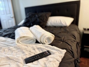 5 室のベッドルーム、デスク、アイロン / アイロン台、WiFi (無料)