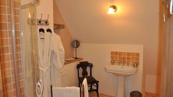 Chambre de George | Bathroom