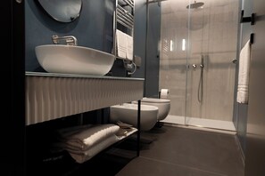 Bathroom - Ad Aram Suites (Naples)