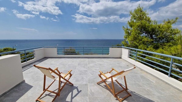 Terrace/patio - Athenian Riviera Seafront Residence (Saronida)