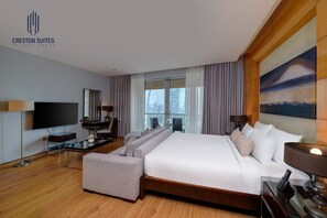 1 dormitorio, escritorio, tabla de planchar con plancha y wifi