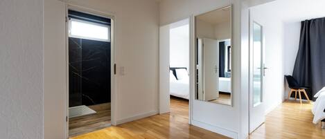 5 Schlafzimmer, Bügeleisen/Bügelbrett, Reisekinderbett, WLAN