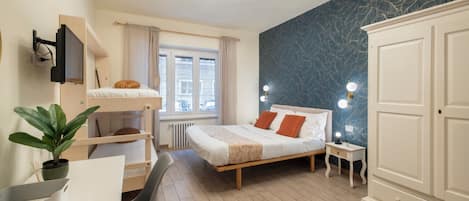 Habitación cuádruple Confort | Insonorización y wifi gratis