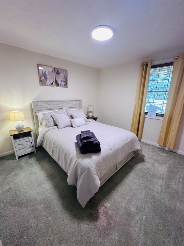 3 bedrooms, iron/ironing board, WiFi, bed sheets