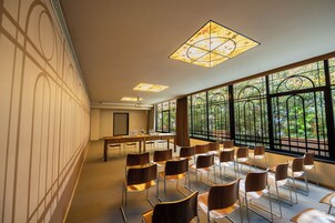 Toplantı salonu/imkânları