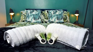 1 bedroom, iron/ironing board, WiFi, bed sheets - Delightful 1 Bedroom Home near Chester City Centre (Chester)