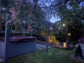 Exterior - Brookside Falls  (Nanaimo)