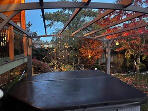 Exterior - Brookside Falls  (Nanaimo)