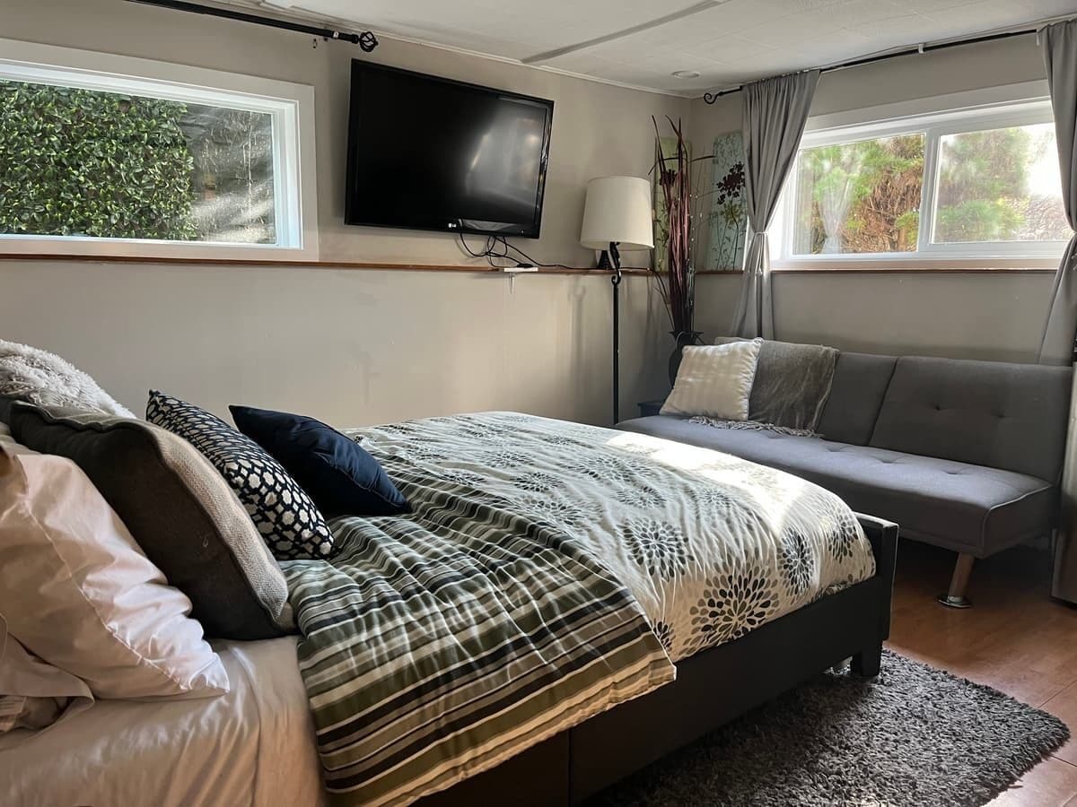 2 soverom, sengetøy av topp kvalitet og senger med overmadrass