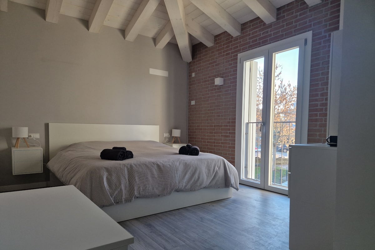 Deluxe tweepersoonskamer, 1 queensize bed | Luxe beddengoed, donzen dekbedden, bedden met traagschuimmatras