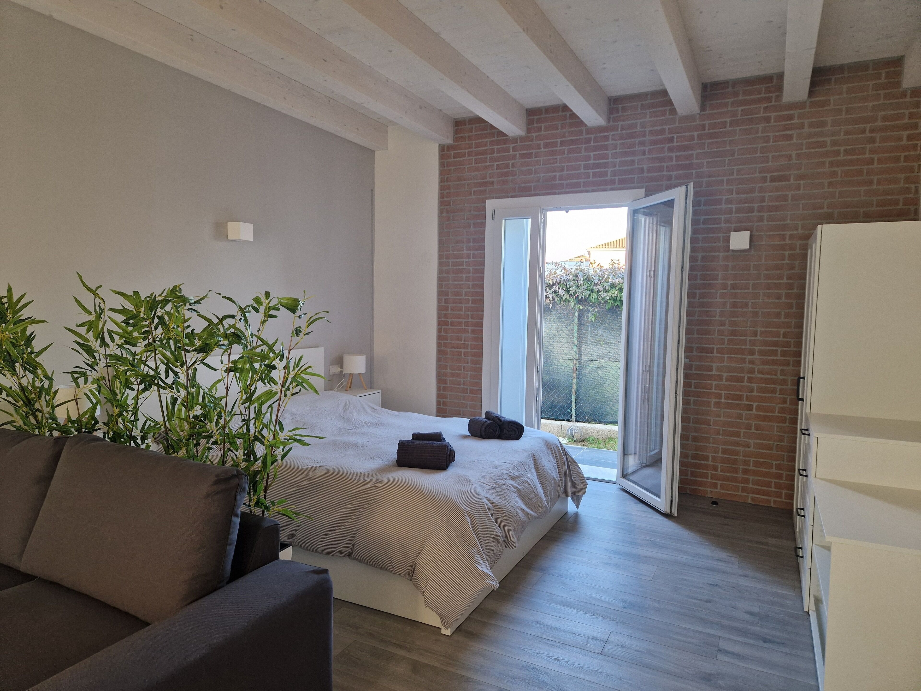 Superior studio, uitzicht op tuin | Luxe beddengoed, donzen dekbedden, bedden met traagschuimmatras