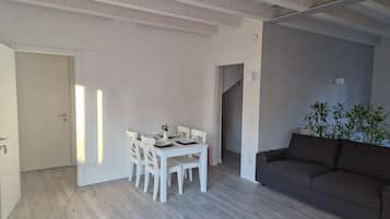 Superior-Studio, Gartenblick | Wohnbereich