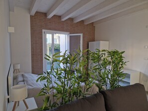 Superior Studio, Garden View