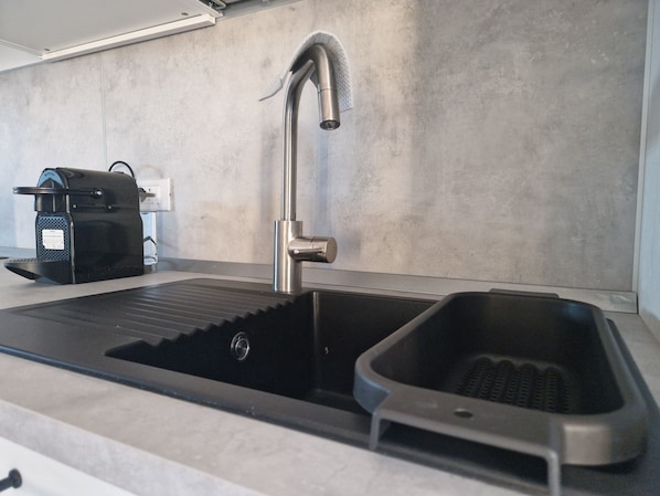 Superior Studio, Garden View | Private kitchen
