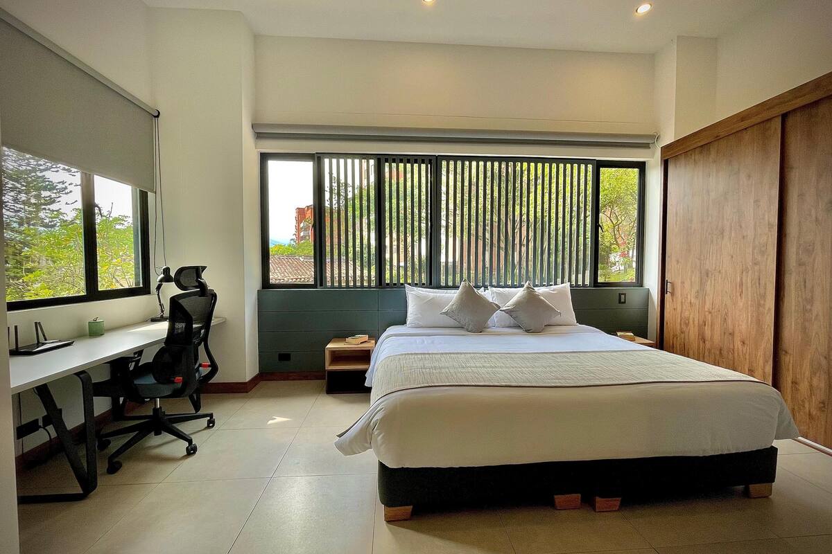 Executive Room | 1 bedroom, down comforters, in-room safe, individually decorated