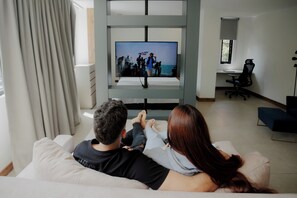 Classic Double Room | Premium bedding, down comforters, in-room safe, individually decorated - Nomadic Boutique Living and Experience Center (Medellín)