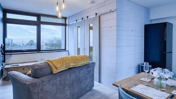 38-inch TV with digital channels