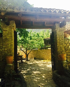 Terrace/patio - APARTAMENTOS RURALES LABRADOR, Family and friends reunions, Groups, Up to 45 people. (Arbuniel)