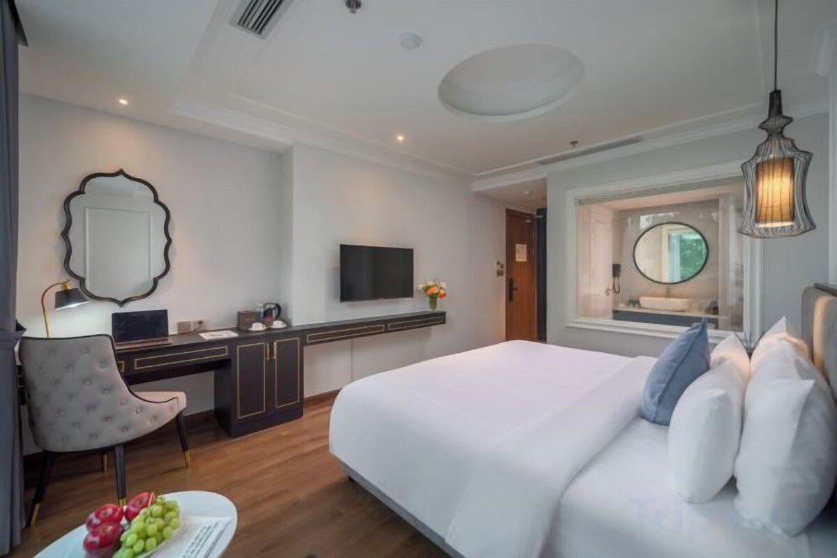 Premium bedding, minibar, in-room safe, desk