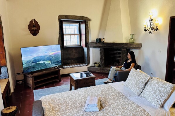 4 quartos, ferros/tábuas de passar roupa, berço de viagem, Wi-Fi