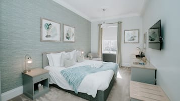 Deluxe Room | Peti besi dalam bilik, meja, Wi-fi percuma