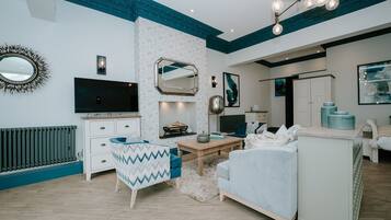 Family Studio Suite | Living area