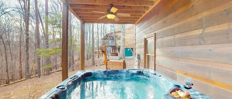 Outdoor spa tub