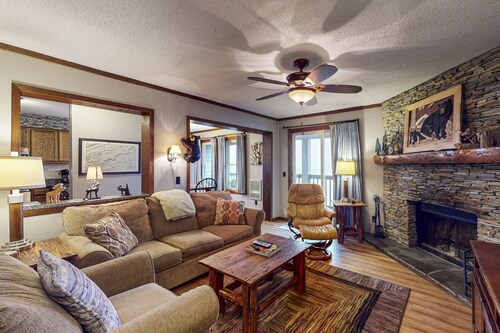 Charming 2BR Condo with Full Kitchen, WIFI, and Family-Friendly Resort Amenities