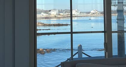 3-bedroom beach house in tranquil Fairhaven with Gazebo, WiFi, AC.Relax & unwind