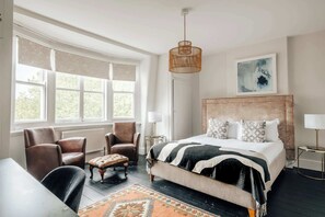 4 slaapkamers, een strijkplank/strijkijzer, wifi, beddengoed