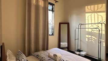 1 habitación, tabla de planchar con plancha, wifi y ropa de cama
