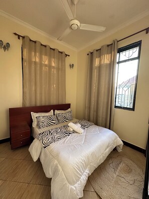 1 chambre, fer et planche à repasser, Wi-Fi, draps fournis