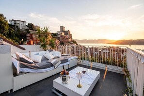 Terrace/patio - Luxury apartment a stone's throw from the sea with terrace with Jacuzzi. (Lerici)